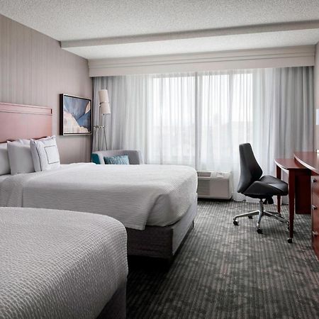 Courtyard By Marriott Denver Airport Екстериор снимка