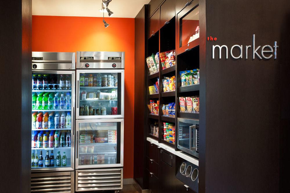 Courtyard By Marriott Denver Airport Екстериор снимка