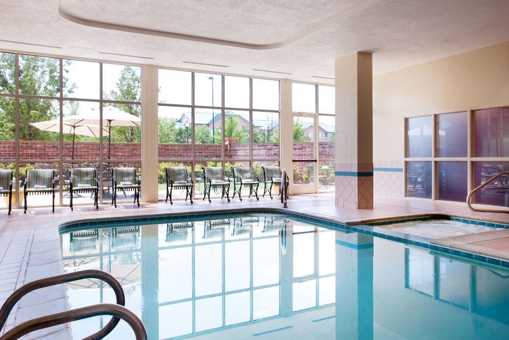 Courtyard By Marriott Denver Airport Екстериор снимка