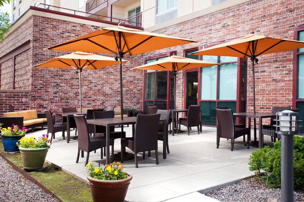 Courtyard By Marriott Denver Airport Екстериор снимка