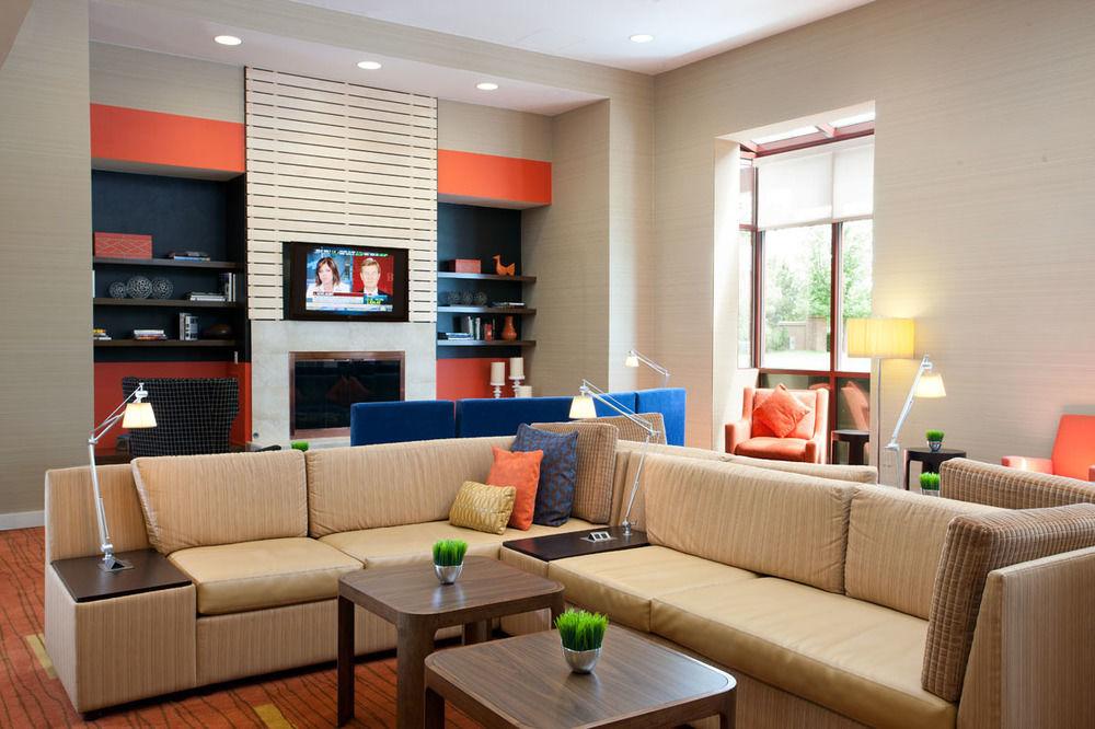 Courtyard By Marriott Denver Airport Екстериор снимка