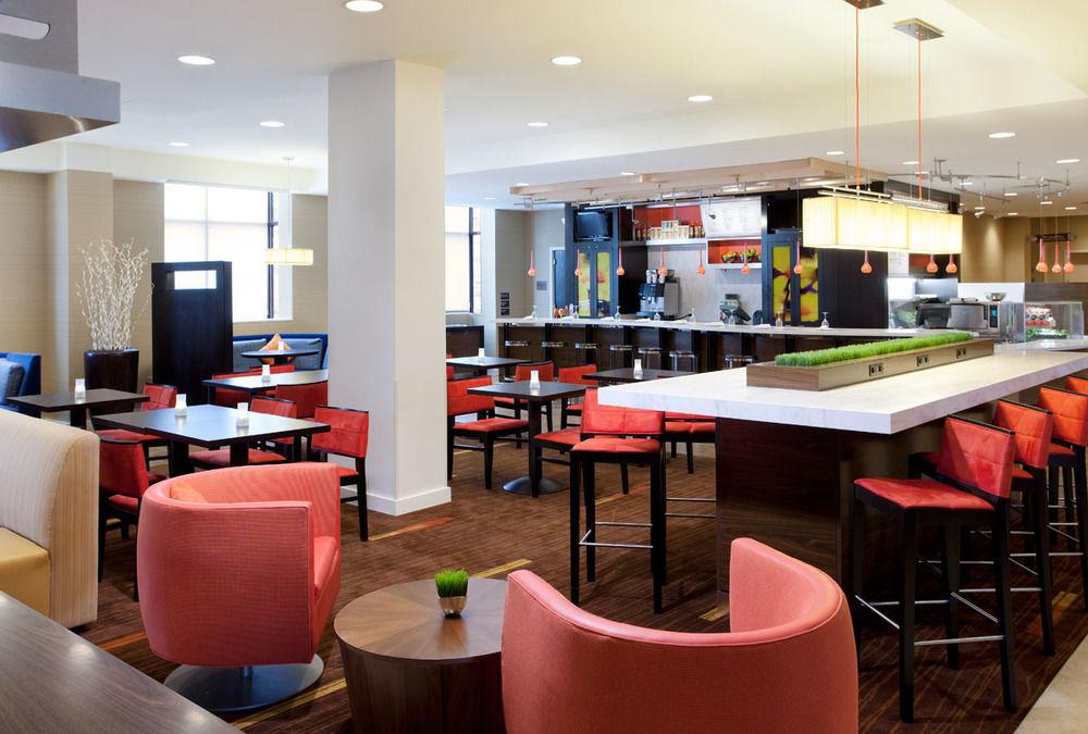 Courtyard By Marriott Denver Airport Екстериор снимка