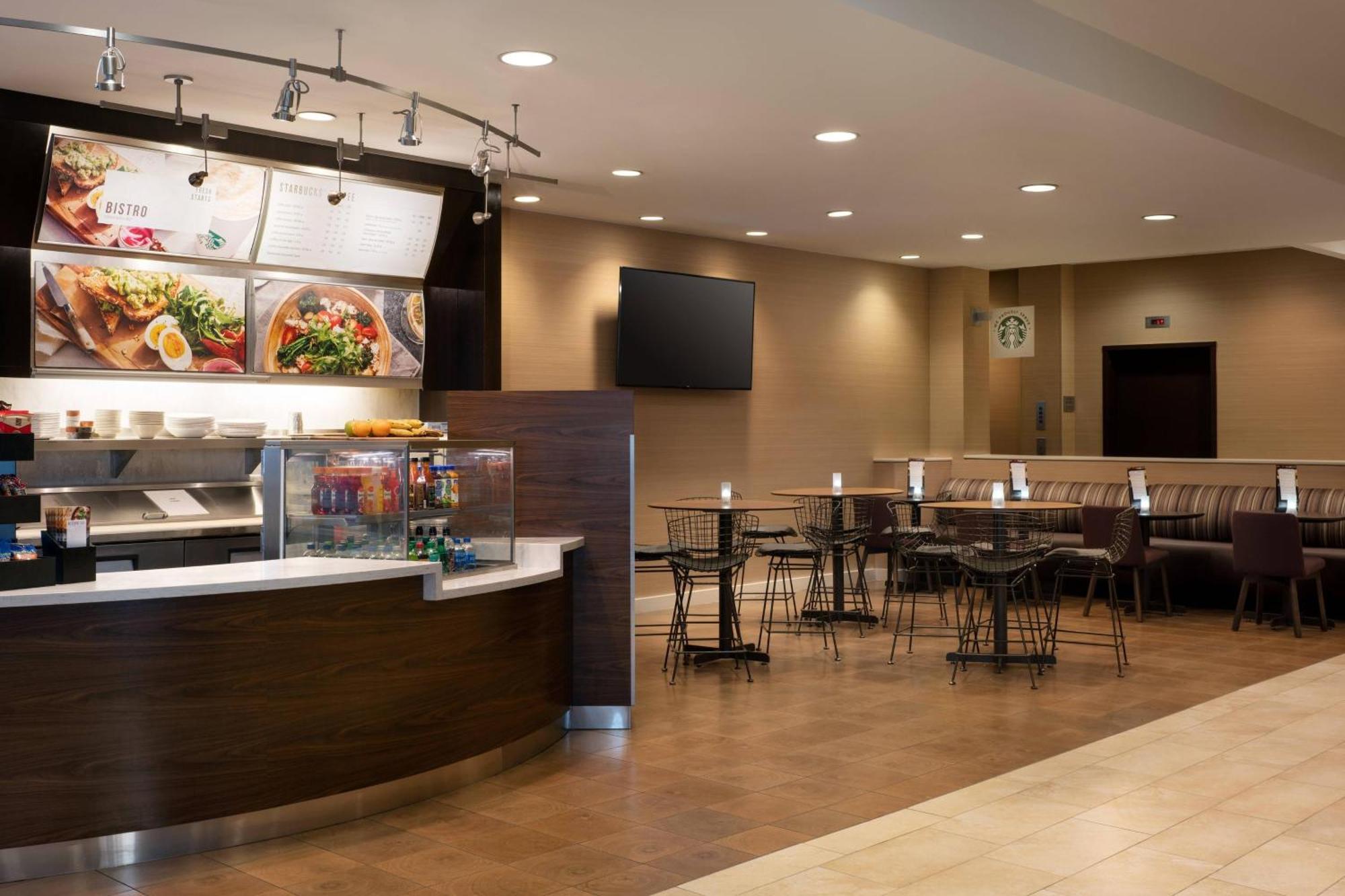 Courtyard By Marriott Denver Airport Екстериор снимка