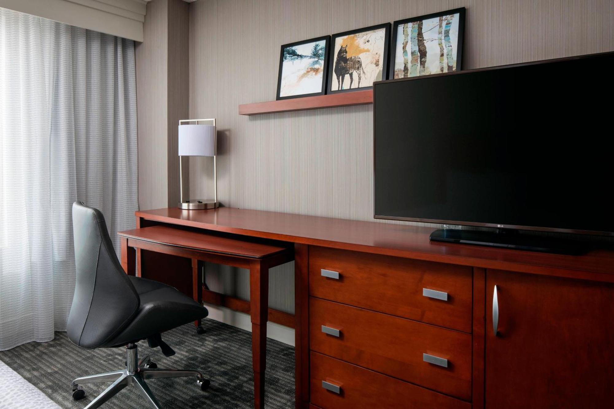 Courtyard By Marriott Denver Airport Екстериор снимка