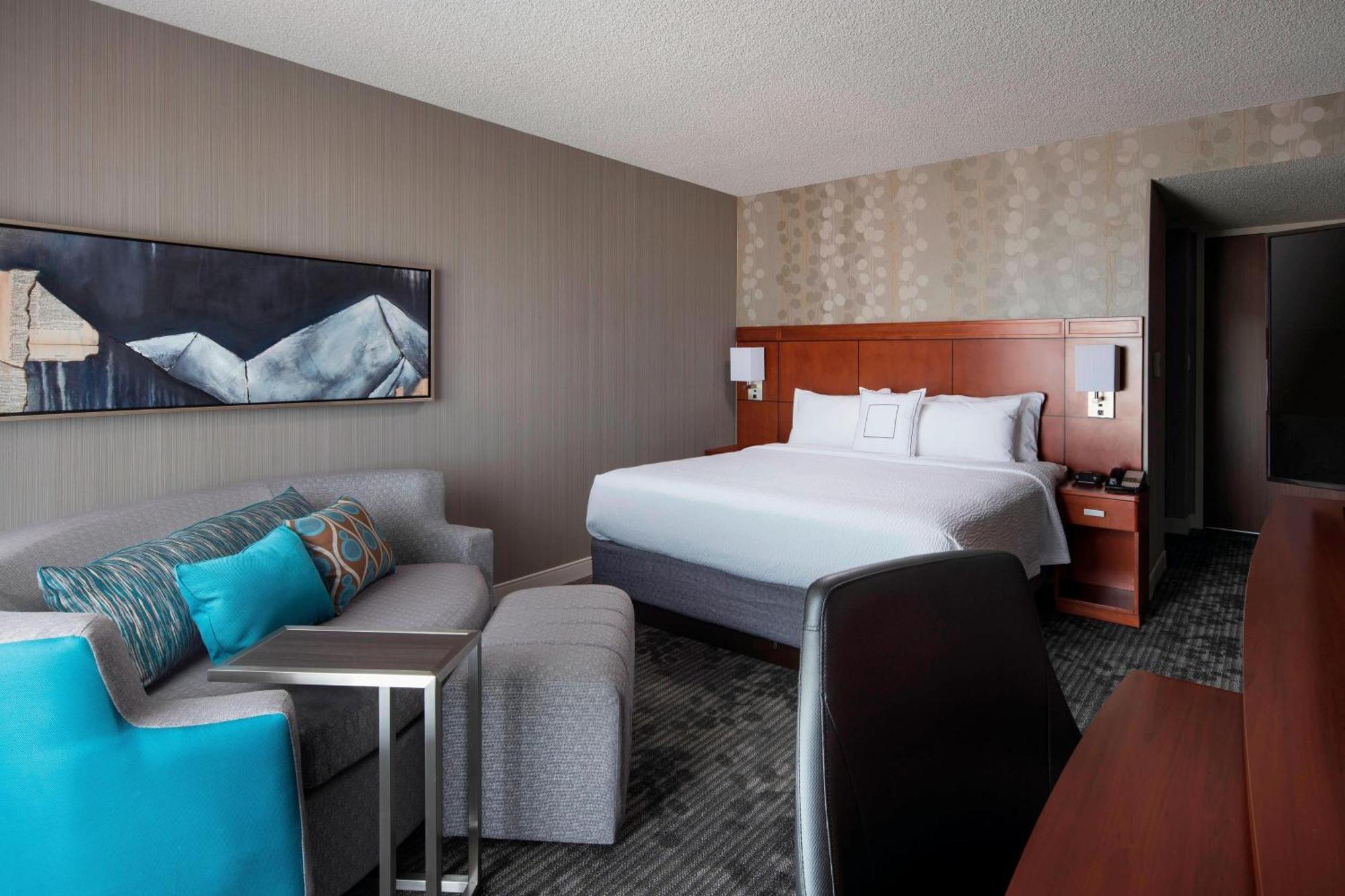 Courtyard By Marriott Denver Airport Екстериор снимка