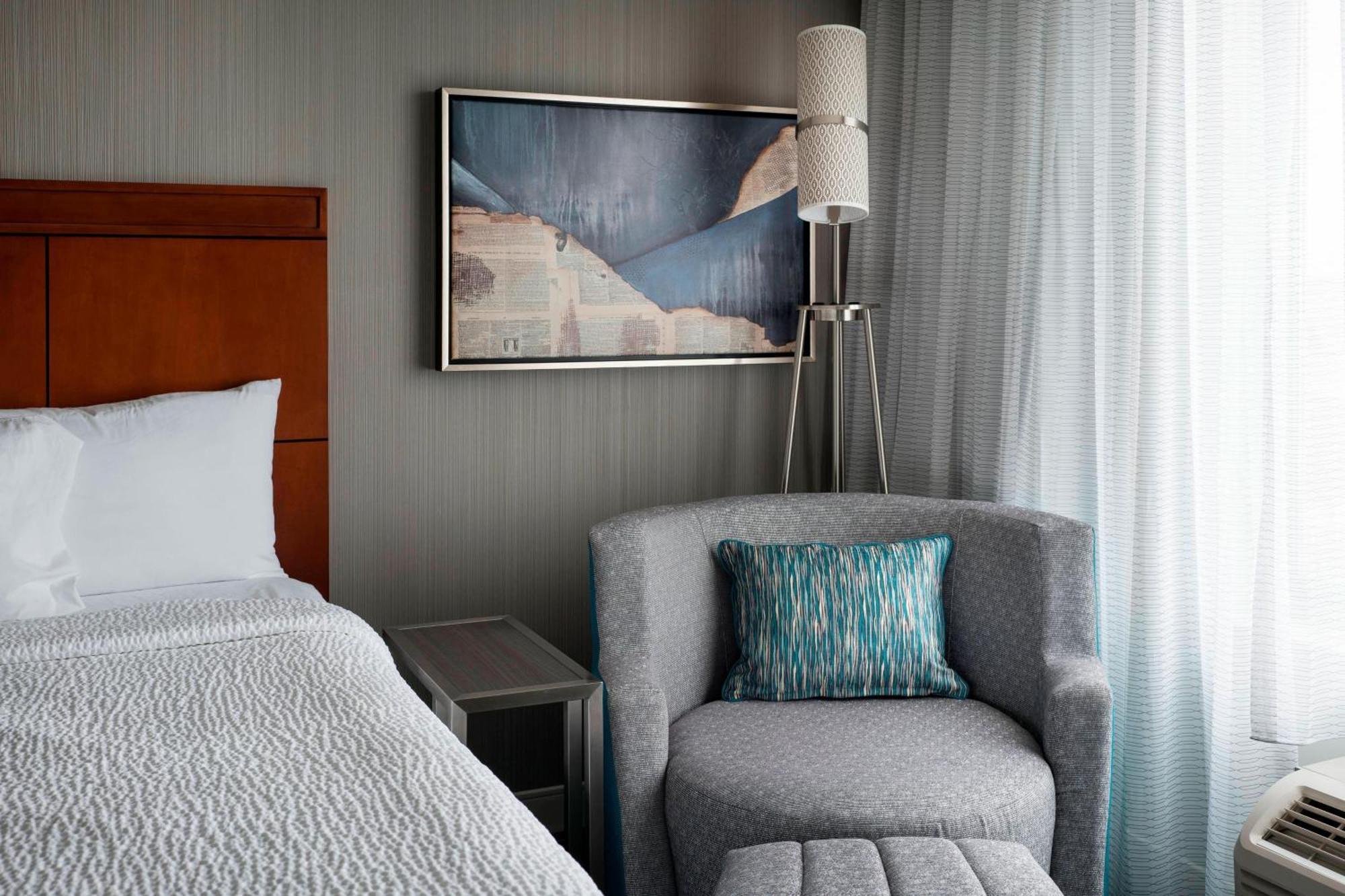 Courtyard By Marriott Denver Airport Екстериор снимка