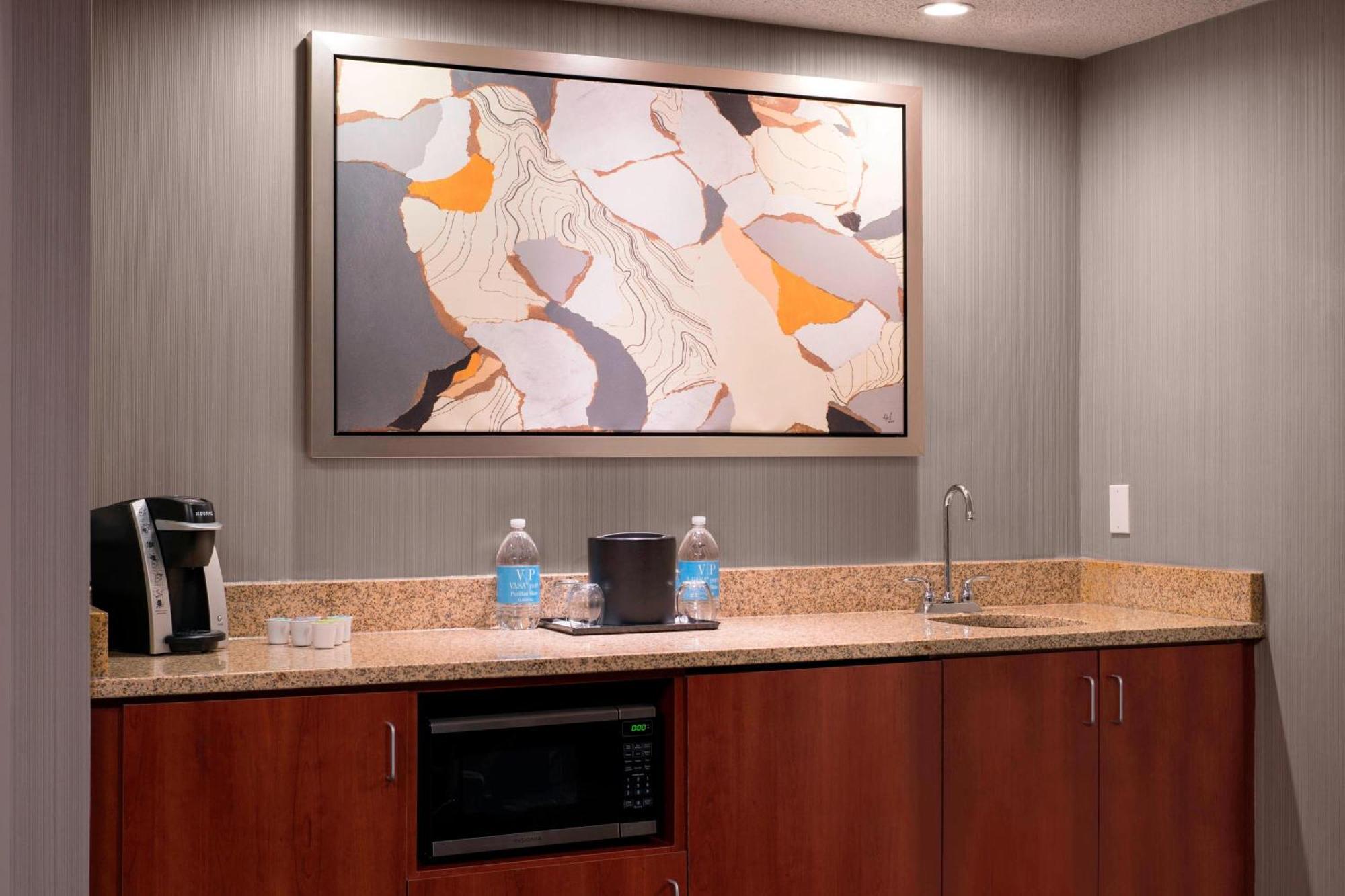 Courtyard By Marriott Denver Airport Екстериор снимка