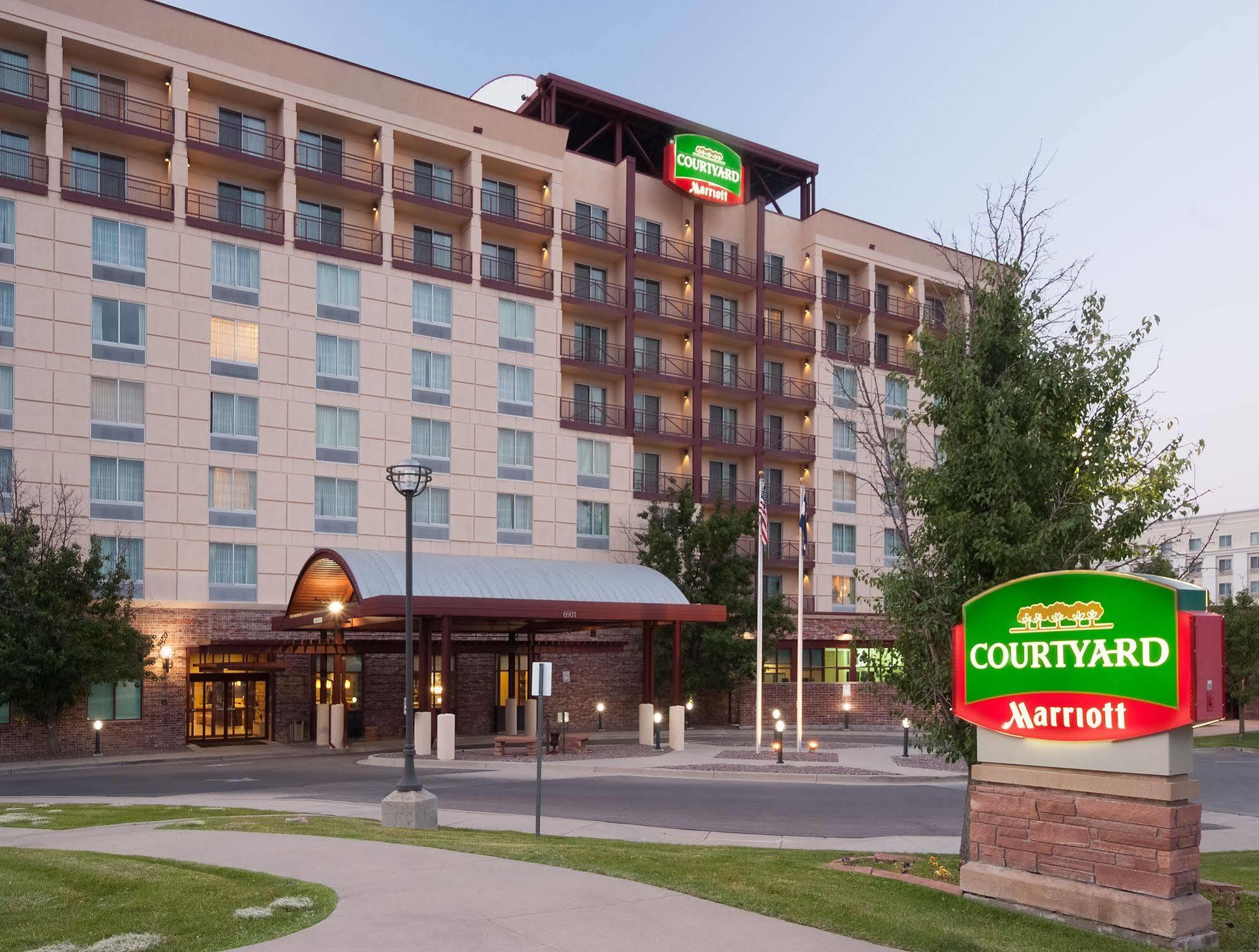 Courtyard By Marriott Denver Airport Екстериор снимка